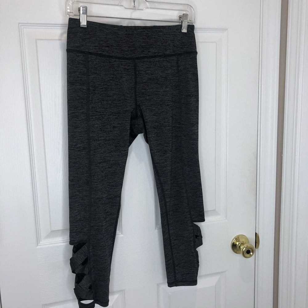Gaiam gray Capri workout casual leggings size medium - Picture 2 of 13